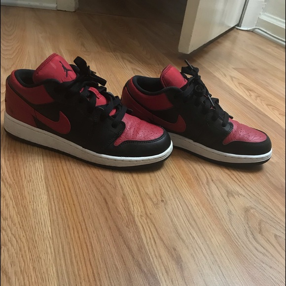 Jordan 1 Low - Picture 1 of 4